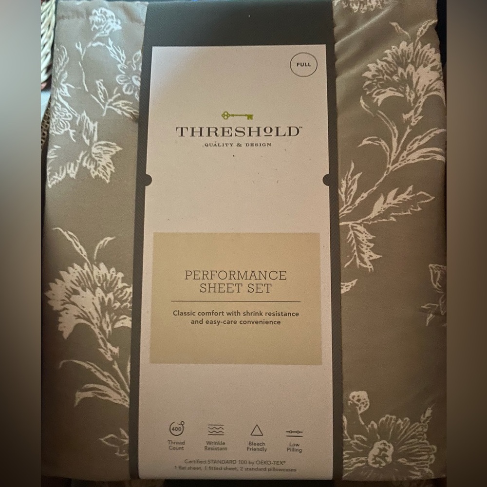 NWT Full 400 Thread Count Solid Performance Sheet
Set White - Threshold™